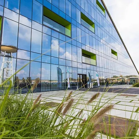 Shs Homes-Luxe Highrise, 2 Bedrooms, Kitchen, Free Parking, Stunning View, Large Tarrasse, Workspace Hasselt Exterior photo