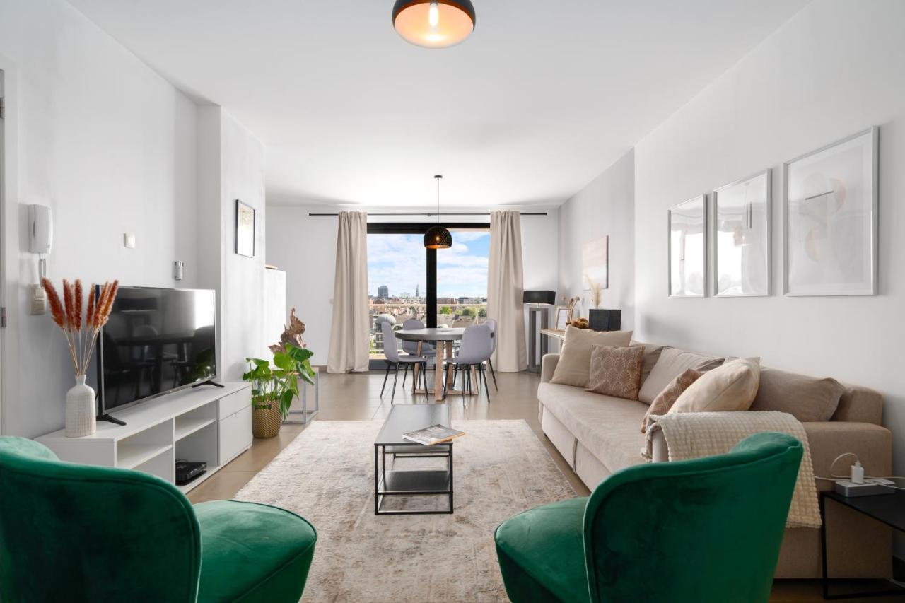 Shs Homes-luxe Highrise, 2 Bedrooms, Kitchen, Free Parking, Stunning View, Large Tarrasse, Workspace Appartement